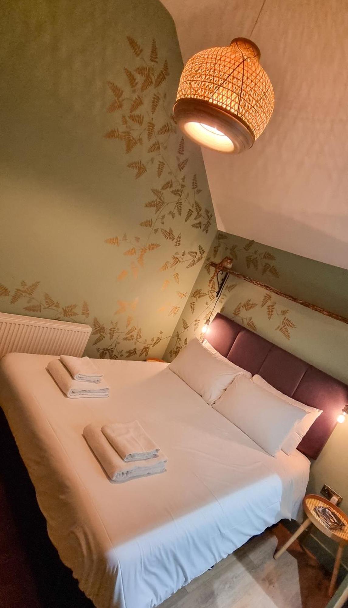 Ring O Bells Hinton Blewett Hotel Litton  Room photo